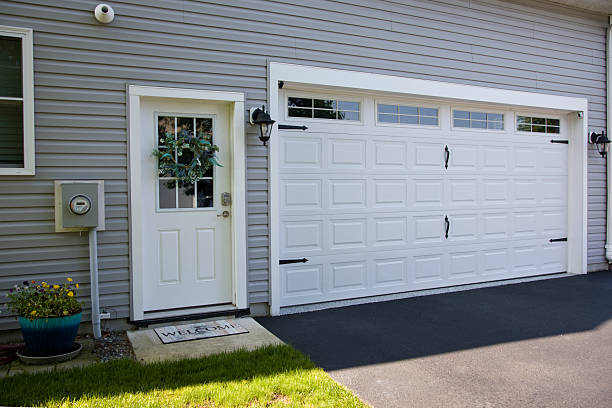 24/7 Emergency Garage Door Panel Replacement experts in East Uniontown, PA